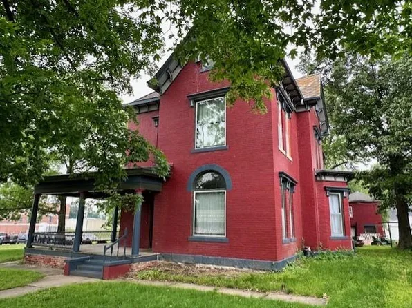 624 S Ash St, Nevada, MO 64772