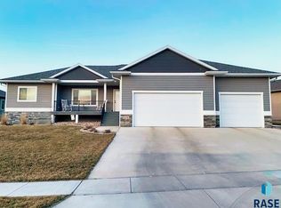 108 W Stone St, Brandon, SD 57005