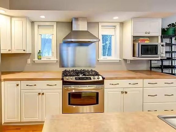 5th image of 1565 Tupper Hill Rd