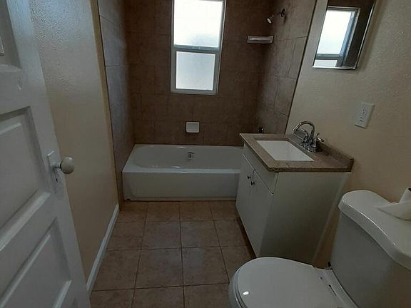 2nd image of 3009 1/2 Dalton Ave