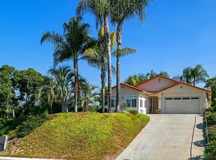 1102 N Crescent Ridge Rd, Fallbrook, CA 92028