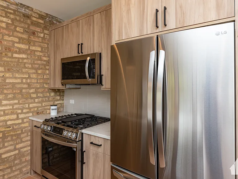 2457 W Logan Blvd — Photo 3
