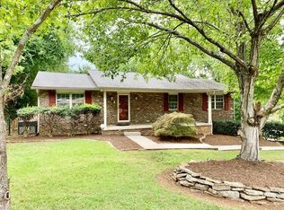 221 Pat Rd, Knoxville, TN 37922