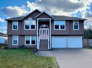 1545 Cypress St, Ishpeming, MI 49849