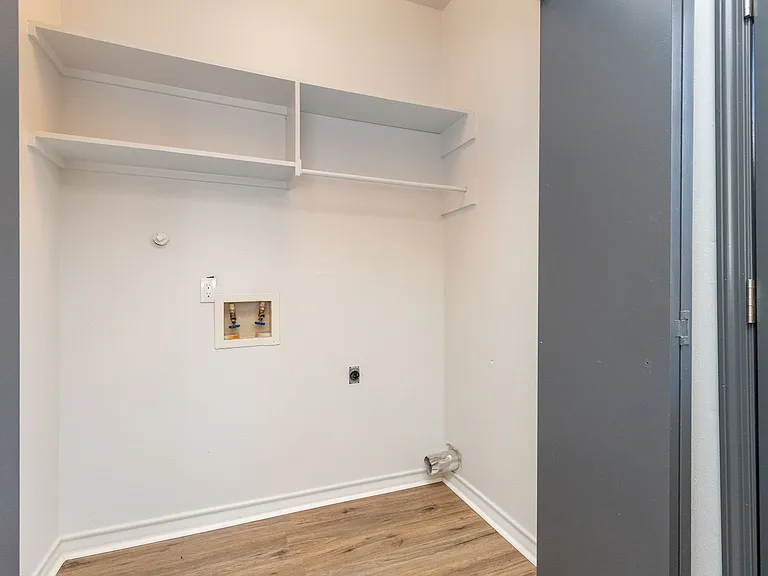 5501 Burnham Dr — Photo 21