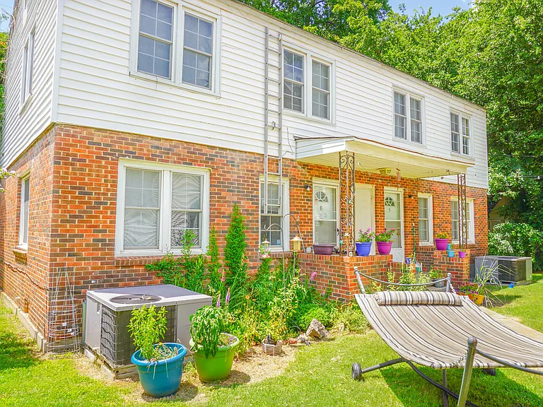 458 College Ave — Photo 1