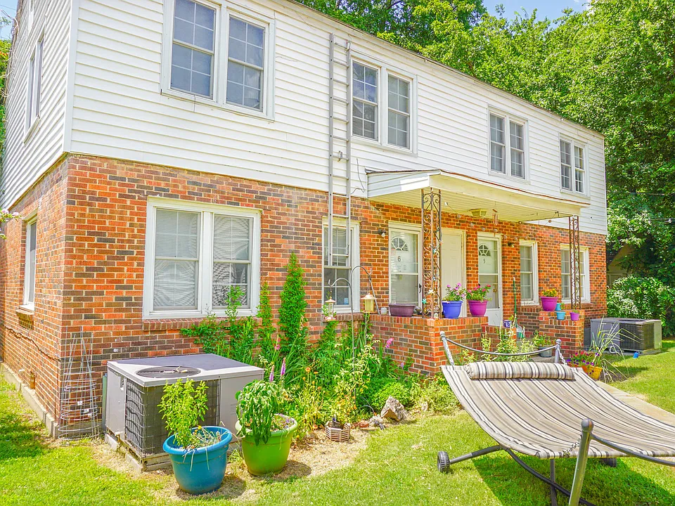 458 College Ave