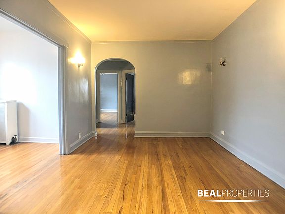 2nd image of 2108 W Ainslie St APT 3