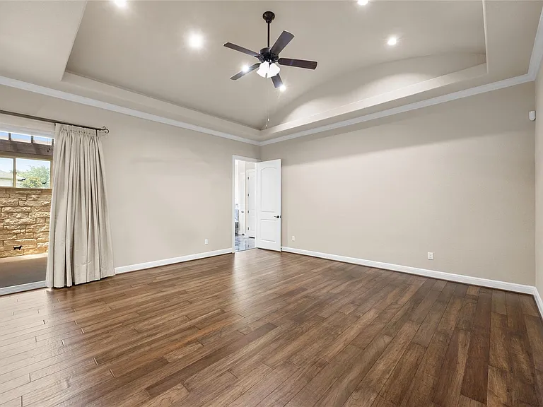 900 Hawthorne Loop — Photo 20