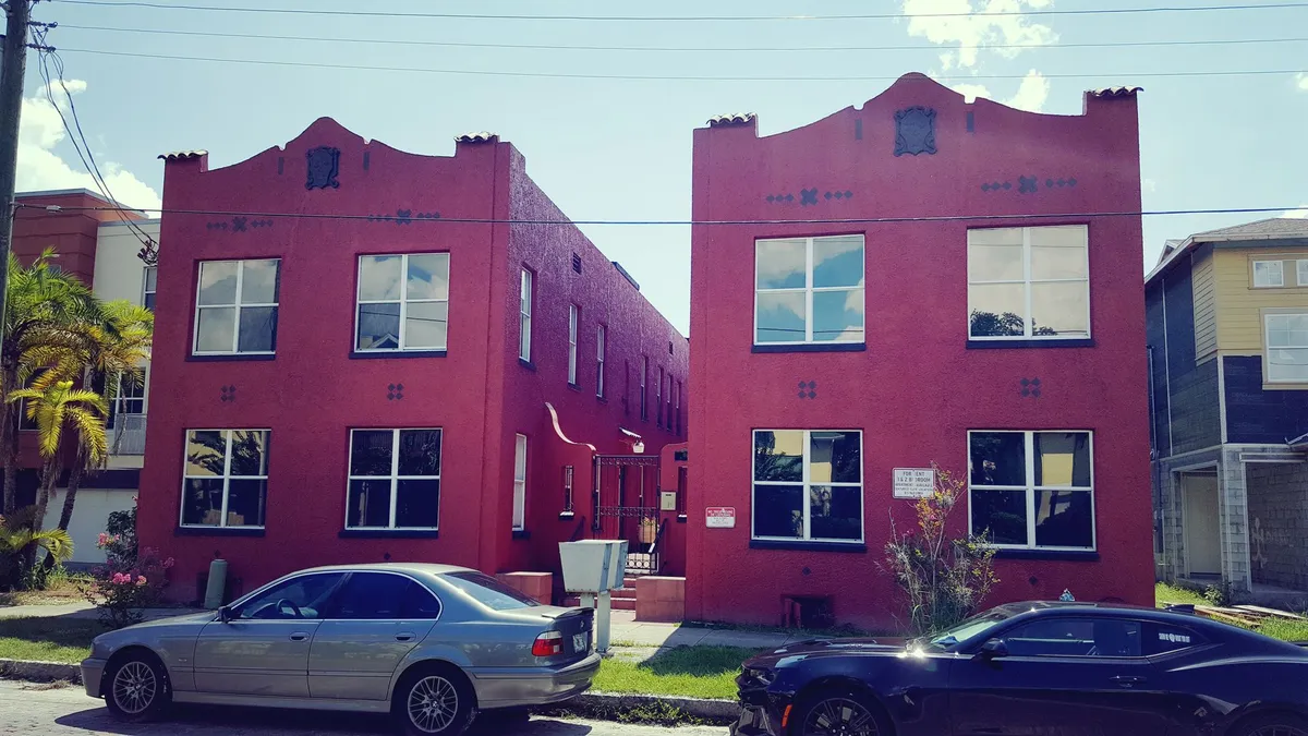 Primary Photo - 111 S Newport Ave #6