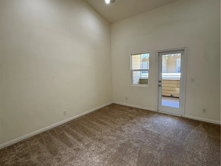 942 Sartori Ave — Photo 15