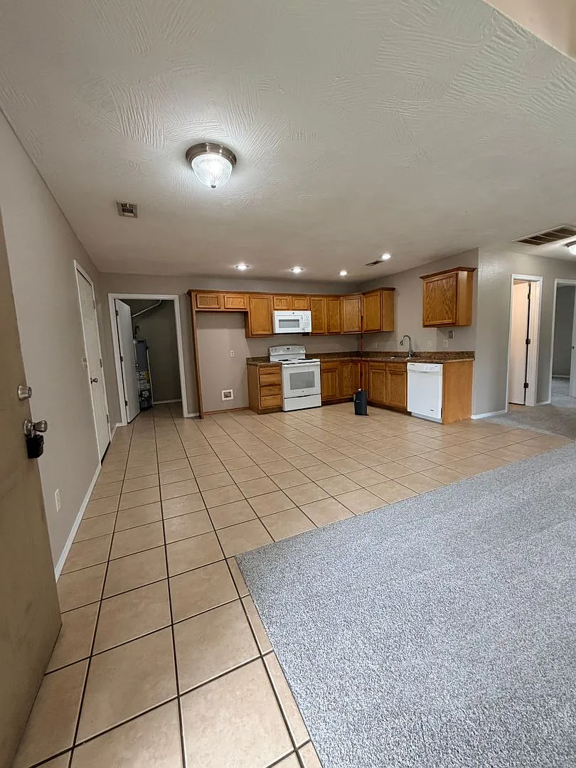 Hello Rogersville! 3 Bedroom Ready For You! — Photo 2