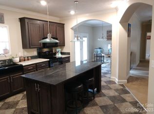 22 Spring St, Candler, NC 28715