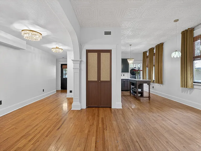 2904 N Jefferson St — Photo 12