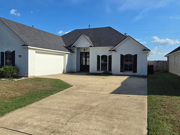 1004 Creole Dr, Bossier City, LA 71111