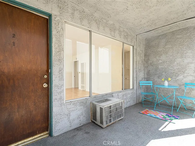 241 N Kenwood St #2 — Photo 2