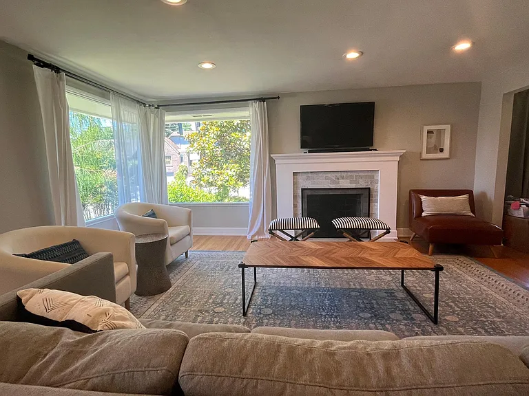 7936 Wallingford Ave N — Photo 3