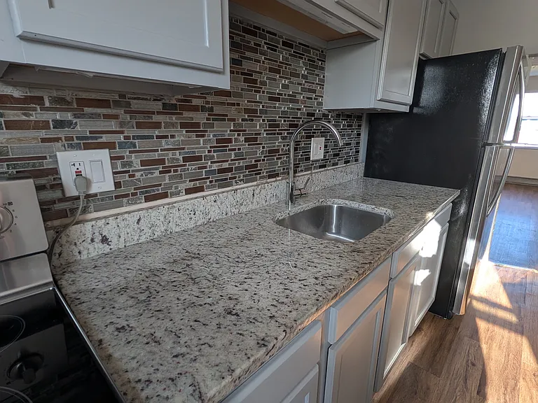 17-A75 Regan St #75 — Photo 2