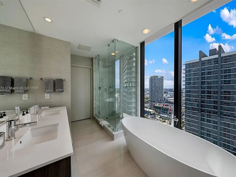 480 NE 31st St #2807 — Photo 30