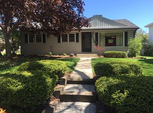 2106 N 117th St, Wauwatosa, WI 53226