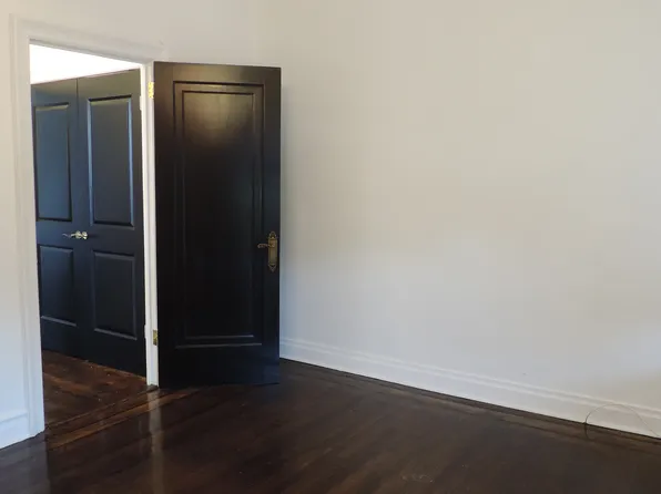 160-15 Powells Cove Boulevard image 7 of 24