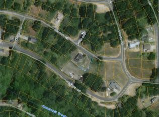 38 Debbie Ln, Whitethorn, CA 95589