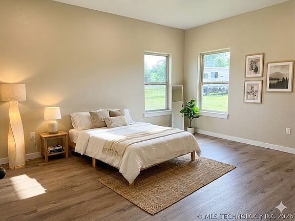 4th image of 384 Western Hills Dr