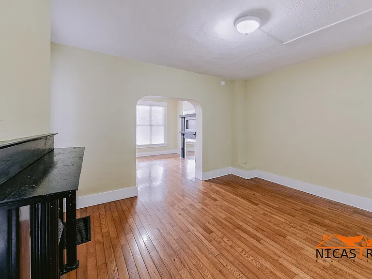 136 E 11th Ave — Photo 39