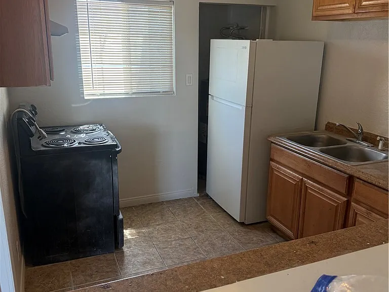 530 E Oakey Blvd #C — Photo 7