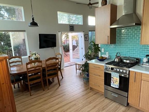 4th image of 4132 Midvale Ave