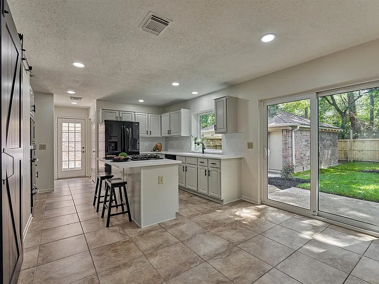 71 Breezy Point Pl — Photo 15
