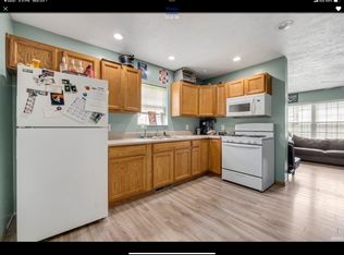 404 W Carroll St, Syracuse, IN 46567