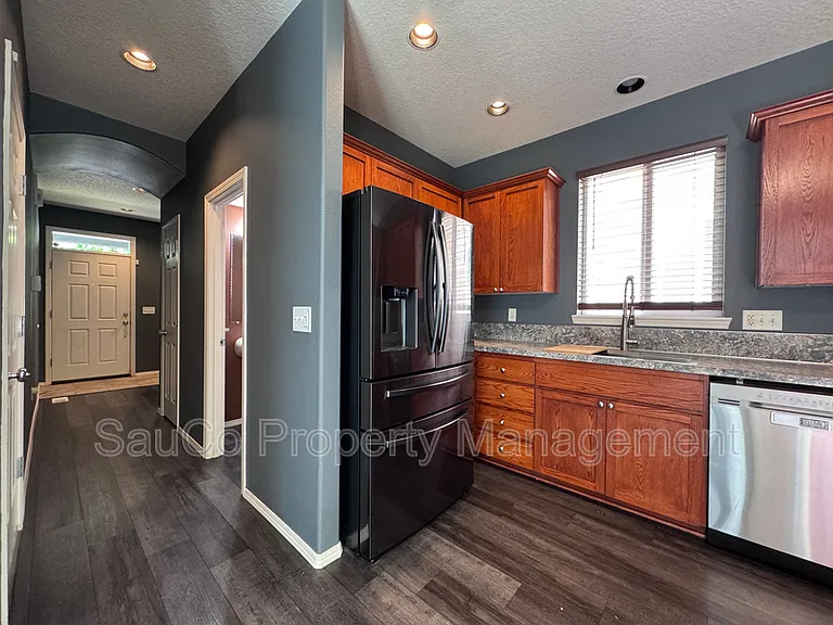 948 SE Elina Ave — Photo 6