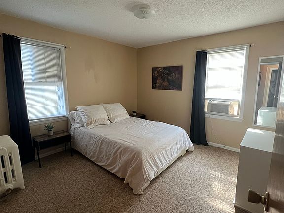3rd image of 3223 Harriet Ave