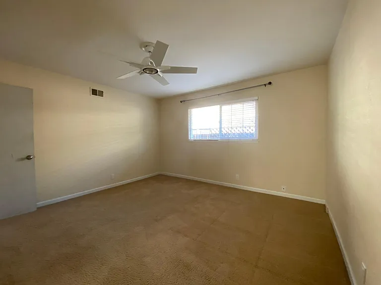 5564 Yale Dr — Photo 14
