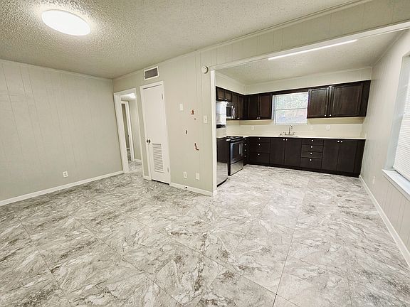 5th image of 103 W Dunn Ave #10