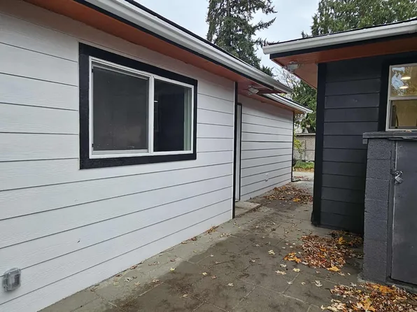 10828 3rd Ave S #B, Seattle, WA 98168