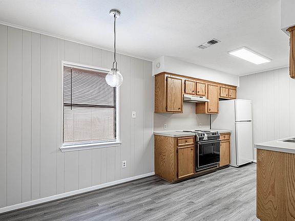 5th image of 116 Pine Hollow Ln #C
