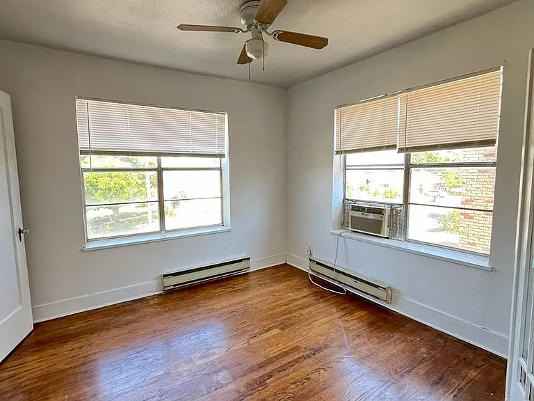 3400 N Robinson Ave — Photo 29