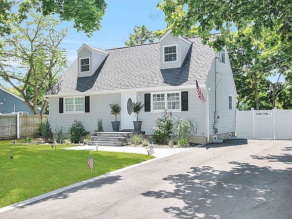3rd image of 4 Dianne Ave