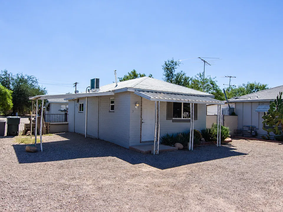 130 E Navajo Rd