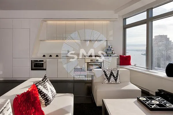 Rented by Space Marketing Shop | media 55