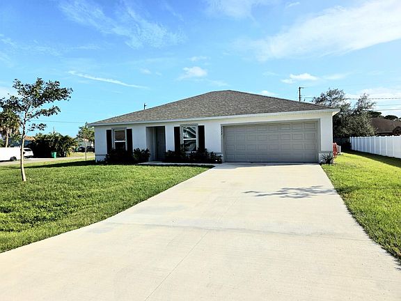 2nd image of 2772 SE Garfield Avenue