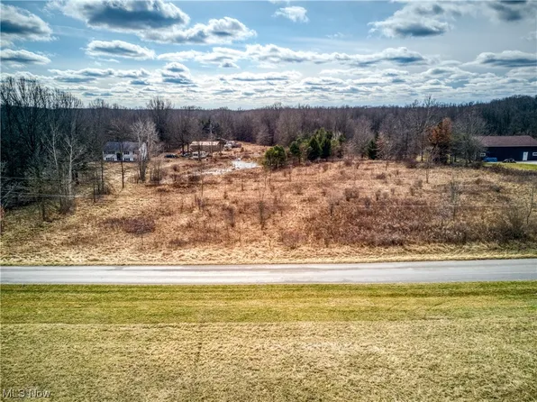Williams Rd, Diamond, OH 44412