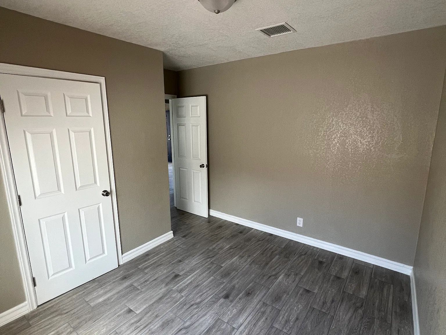 2 bed, 980 sqft, $1,450 — Photo 3