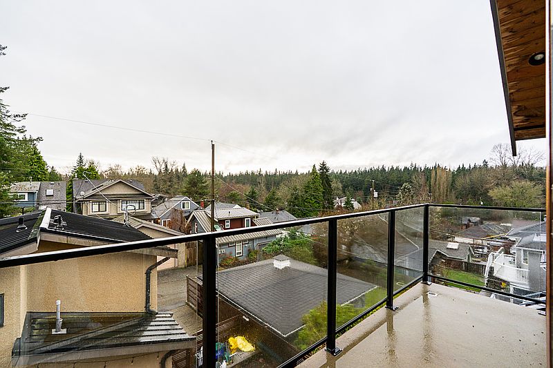 Vancouver House for rent - 5 Bedrooms — photo 37