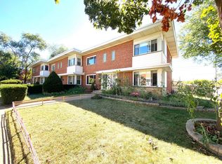 4941 Carol Ave #B, Skokie, IL 60077