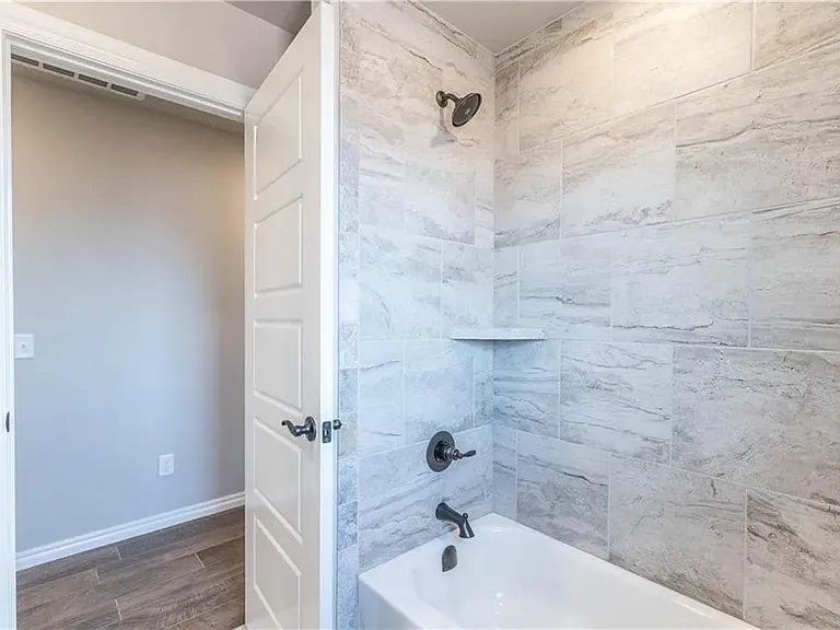4201 Clevenger Dr — Photo 33