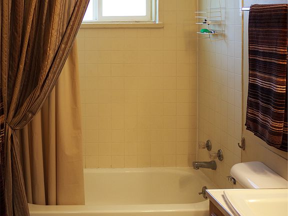 Main floor bathroom