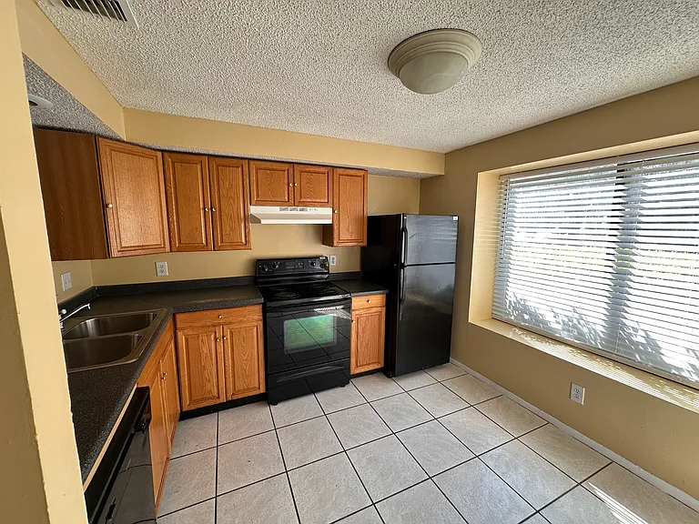 7024 Prestwick Cir N — Photo 2